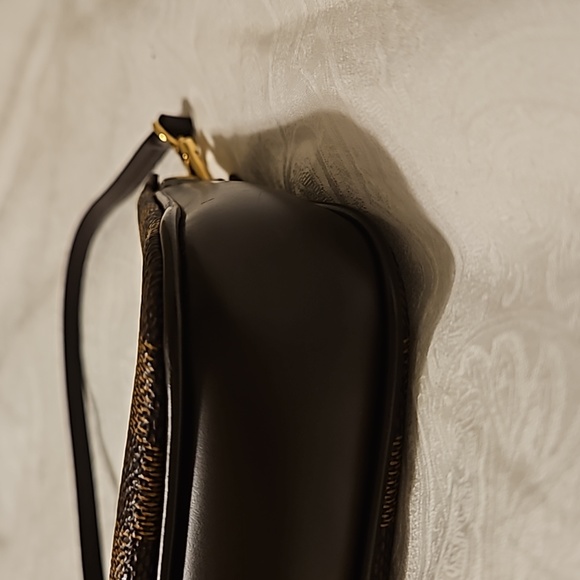 Authentic Louis Vuitton Navona pochette - Picture 3 of 8